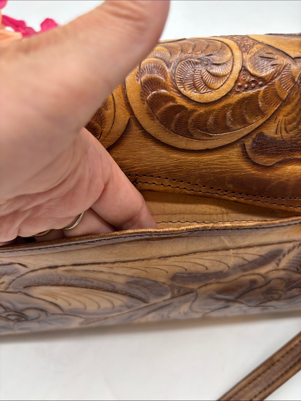 Vintage Mexican Hand-Tooled Brown Leather Floral Crossbody or Shoulder Bag - Picture 8 of 15